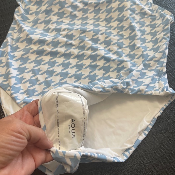 Aqua One Piece Swimsuit Size XL - Picture 3 of 3